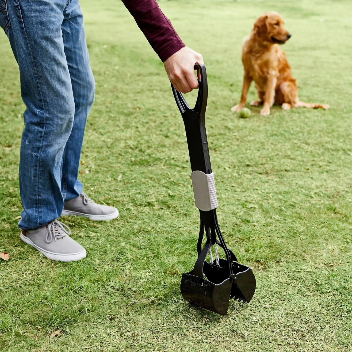 Frisco Spring Action Foldable Dog Pooper Scooper 7 Frisco Spring Action Foldable Dog Pooper Scooper - Image 7