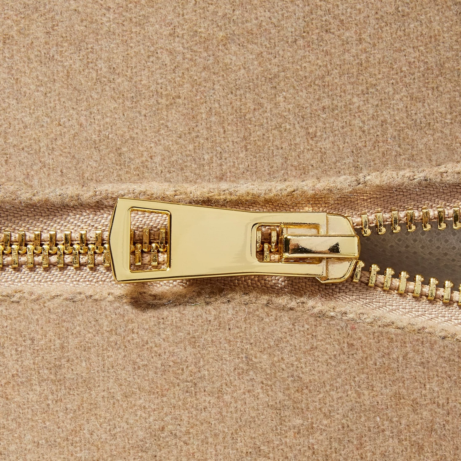 Frisco Faux Felt Reversible Modern Zipper Bolster Cat & Dog Bed 7 Frisco Faux Felt Reversible Modern Zipper Bolster Cat & Dog Bed - Image 7