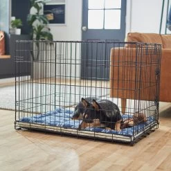 Frisco Plush Tri-fold Arrow Print Dog Crate Mat 11 Frisco Plush Tri-fold Arrow Print Dog Crate Mat -Pet Dog Supplies Shop 255998 PT5. AC SS1800 V1616121684