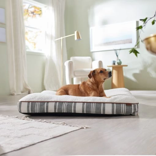 Frisco Farmhouse Rectangular Gusset Dog Bed W/ Removable Cover 1 Frisco Farmhouse Rectangular Gusset Dog Bed W/ Removable Cover -Pet Dog Supplies Shop 333872 MAIN. AC SS1800 V1658441372